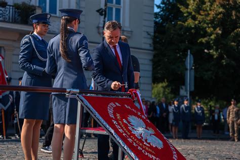 Zakład Karny w Rzeszowie otrzymał sztandar Minister Ziobro podziękował