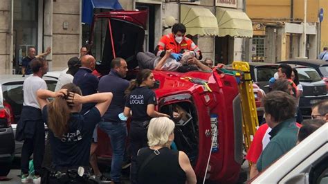 Genova Violento Scontro Fra Vetture Alla Foce Tre Feriti Il Secolo Xix