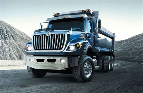 Navistar, GM strike deal to produce medium-duty trucks