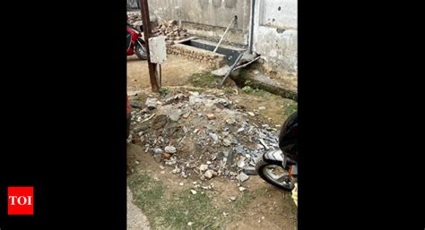 Greater Noida Greater Noida Residents Complain Of Water And Sewer