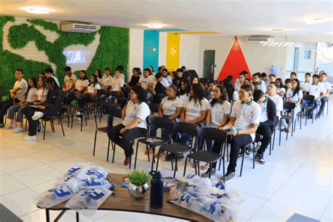 Escola Estadual Professor Amador Arruda Mendes - F5 recebe estudantes da Escola Professor Arruda em visita institucional ...