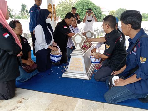 Tabur Bunga Lbh Kspsi Diy Peringati Hari Pahlawan Nasional