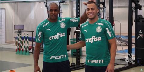 Arthur Cabral entrosado o elenco do Palmeiras Vídeos Gazeta