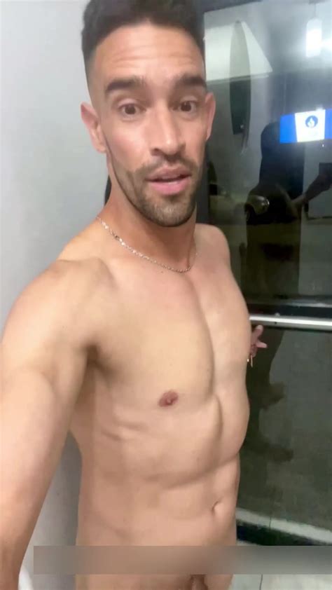 Exhibitionist Goes Out Onto The Street Naked Thisvid