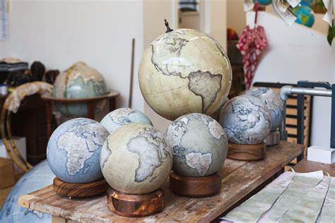 Hand Crafted Globes By One Of The Last Globemakers On Earth | DeMilked