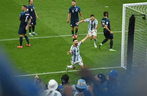 Argentina Thrash Croatia 3 0 To Land Place In World Cup Final