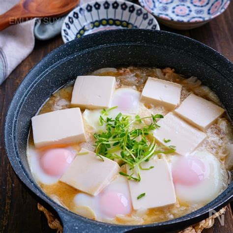 フライパンのまま食卓に！豚ひき肉と豆腐と卵の旨だし煮 レシピサイトnadia