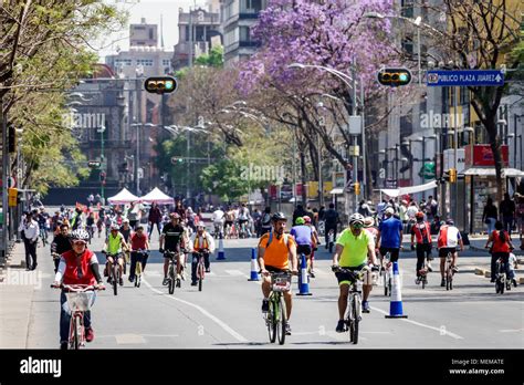 Car free sundays hi-res stock photography and images - Alamy