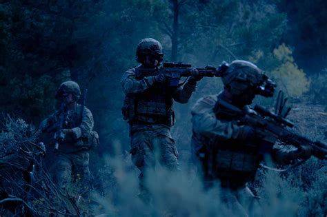 Soldiers are discussing the latest cyberawareness army module 41