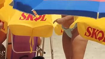 Safada Se Bronzeando Na Praia XVIDEOS