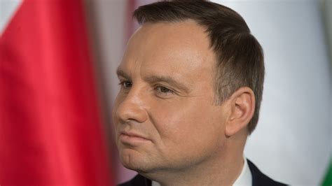 Sondaż prezydencki dla Super Expressu Tusk i Biedroń walczą o II turę