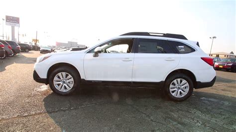 2018 Subaru Outback 2.5i Premium | Crystal White Pearl | J3266385 ...