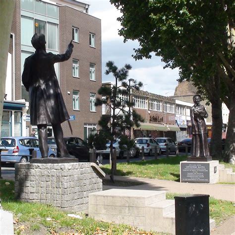 William Booth statue - Mile End : London Remembers, Aiming to capture ...