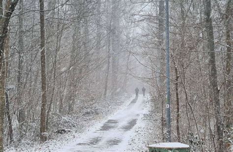 Erster Schnee Des Jahres Sorgt F R Zaghafte Winterlandschaft