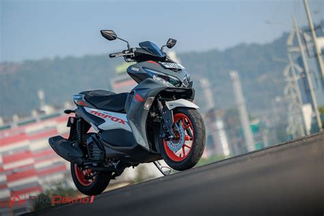 Yamaha Aerox 155 Price - Mileage, Colours, Images | BikeDekho