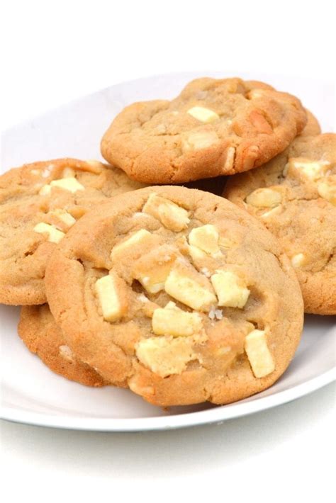 Subway White Chocolate Macadamia Nut Cookies - Insanely Good