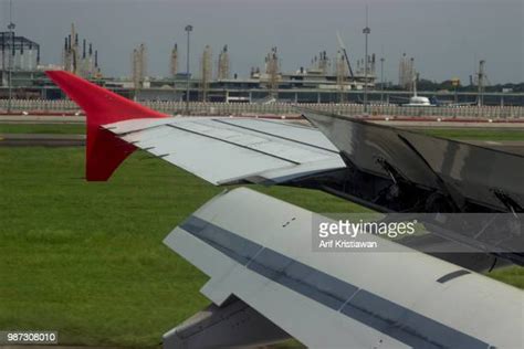 287 Airplane Wing Flaps Stock Photos, High-Res Pictures, and Images ...