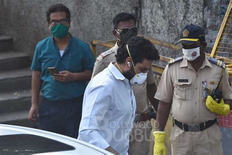 Rishi Kapoor funeral: Abhishek Bachchan, Anil Ambani, Armaan Jain ...