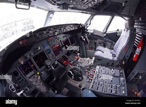 Boeing 737 cockpit tour - Flexfolder