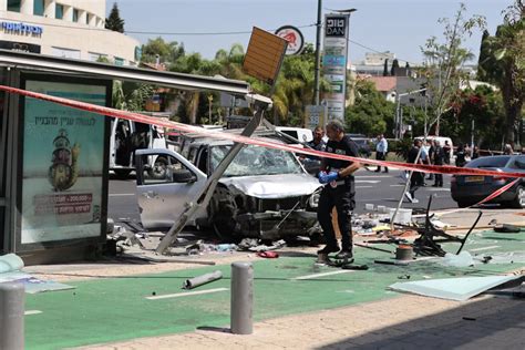 Israele Attentato A Tel Aviv Auto Sulla Folla Almeno Feriti Sky Tg