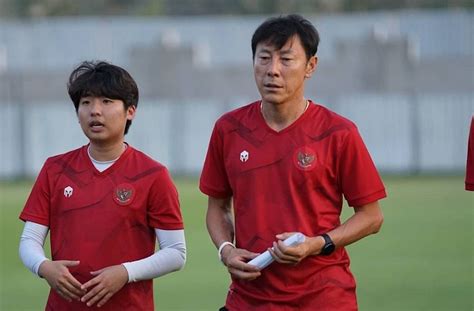 Penerjemah Timnas Indonesia Bongkar Sifat Asli Shin Tae Yong Di Luar