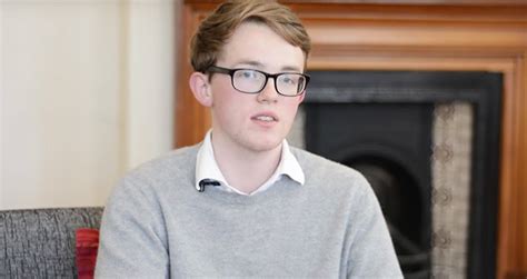 Conmoción en Australia por el suicidio de un joven gay conservador que fue acosado por