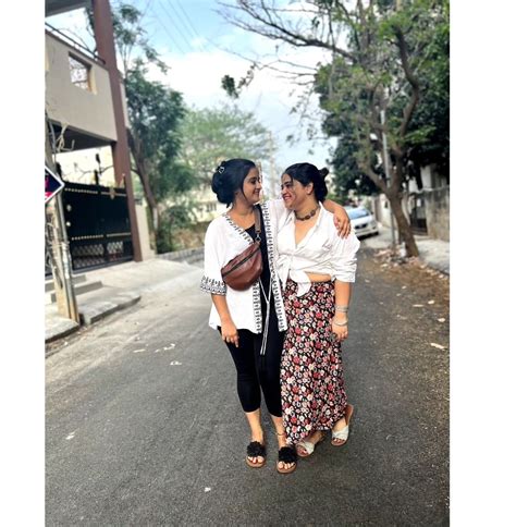 Santhwanam Serial Fame Actress Gopika Anil And Sister Keerthana Anil Photos മോഹൻലാലിന്റെ