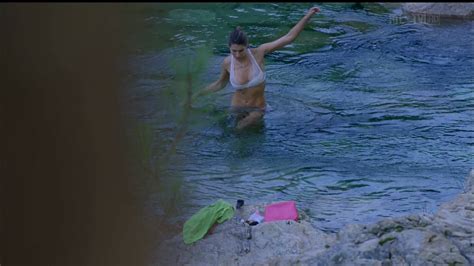 Laury Thilleman nude pics página 1