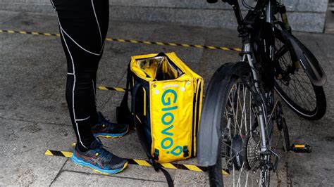 Madrid Ultima Acuerdo Con Glovo Para El Reparto De Comida A Personas En