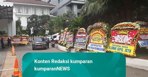 Karangan Bunga Ucapan Selamat Untuk Wagub DKI Riza Patria Penuhi Balai