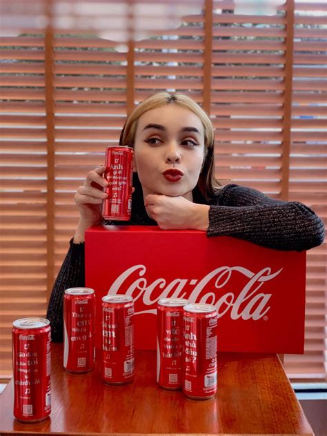 Coca Cola 1 lần nữa khiến giới trẻ sôi sục với bộ lon Trao giai điệu