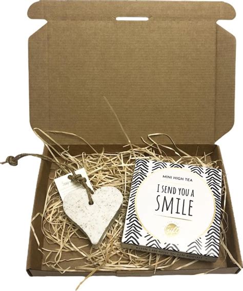 Brievenbus Cadeau Smile Your Hart Verjaardag Cadeaupakket