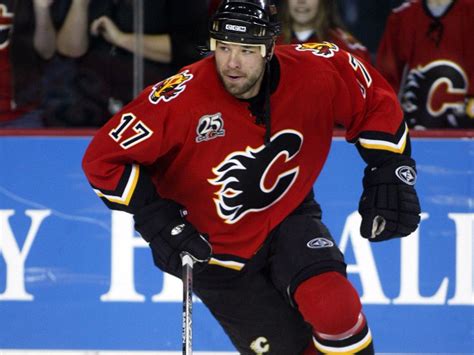 Former Flames winger Chris Simon dead at 52, family says CTE to blame ...