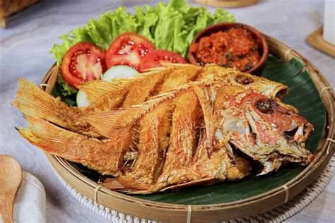 Chef Martin Praja Bagikan Resep Ikan Kakap Goreng Lengkap Dengan Sambal