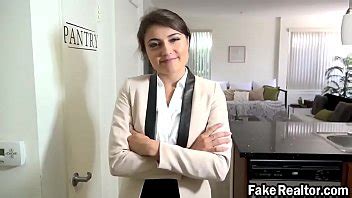 Sexy Realtor Pounded By Stranger XVIDEOS