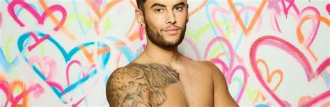 Love Islands Niall Aslam Looks Unrecognisable With Long Curly Hair And