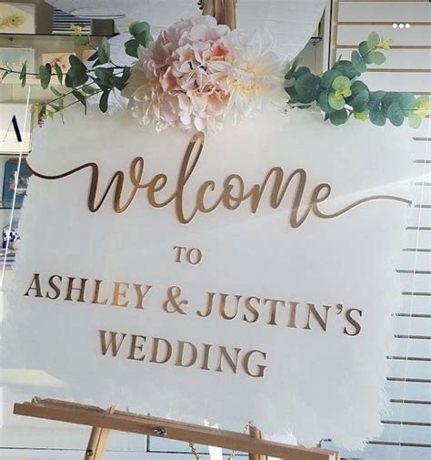 Pin By Fiona Wilson On Calligraphy Weddings Wedding Welcome Signs