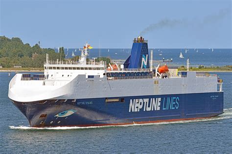 Neptune Dynamis Imo Am In Der Kieler F Rde