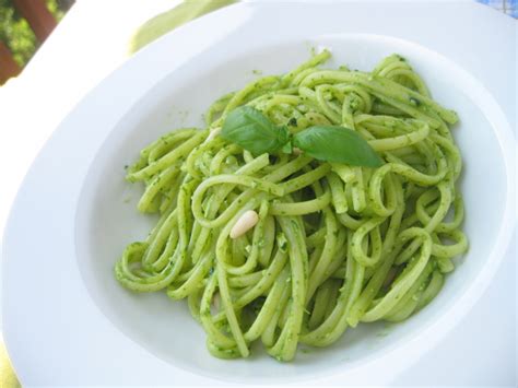 Ricetta Pesto Con Basilico E Pinoli Calorie E Valori Nutrizionali