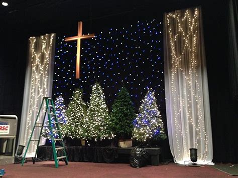 20+ Christmas Decoration Ideas For Church – The Urban Decor