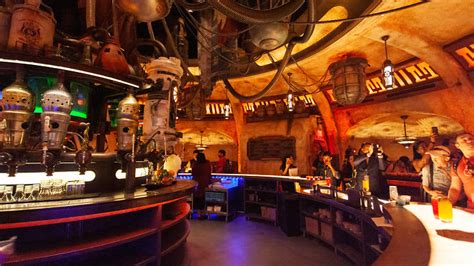 Disneylands Star Wars Galaxys Edge Has A Boozy Bar Heres A Peek