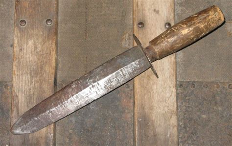 Rough Primitive Vintage Antique Blacksmith Made Dagger Bowie Knife