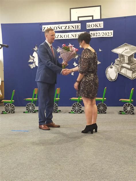 szkola podstawowa  krzelowie