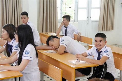 Bộ phim 3 lần quay lại vì Cu Thóc Trâm Anh và hot girl khỏa thân ở đầm sen giờ ra sao