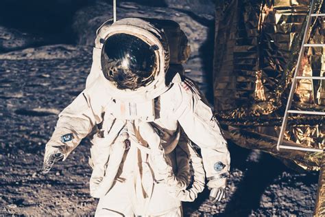 Astronauti NASA otestovali výtah, který je má z kosmické lodě snést na ...
