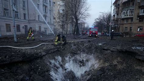 Massiver Raketenangriff Fordert 13 Verletzte In Kiew