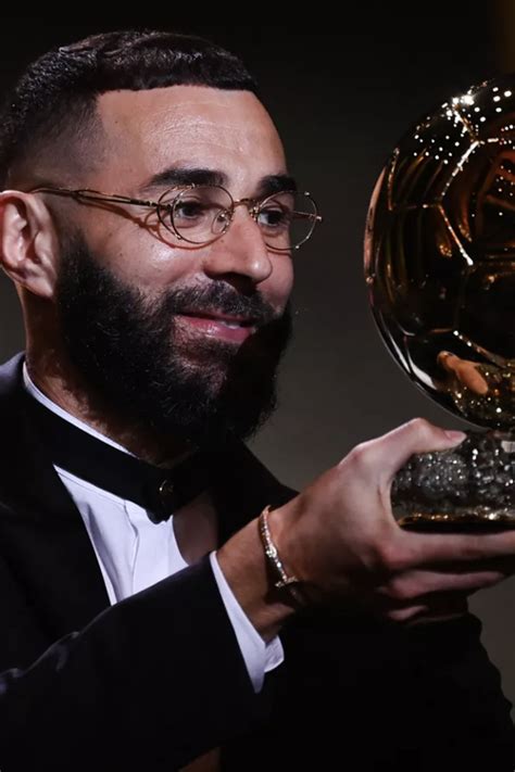 Benzema Vence Bola De Ouro Mega Hits