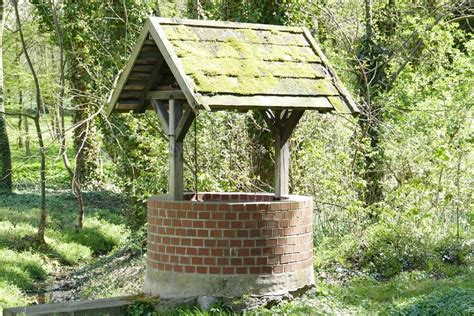 Brunnen Verschiedenste Brunnenarten Glossar Fluessigkeit