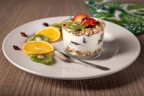 Bowl De Frutas Y Yogurt En Minutos