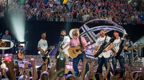 Garth Brooks concert ticket winners announced